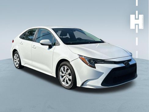 Used 2022 Toyota Corolla LE FWD image 1