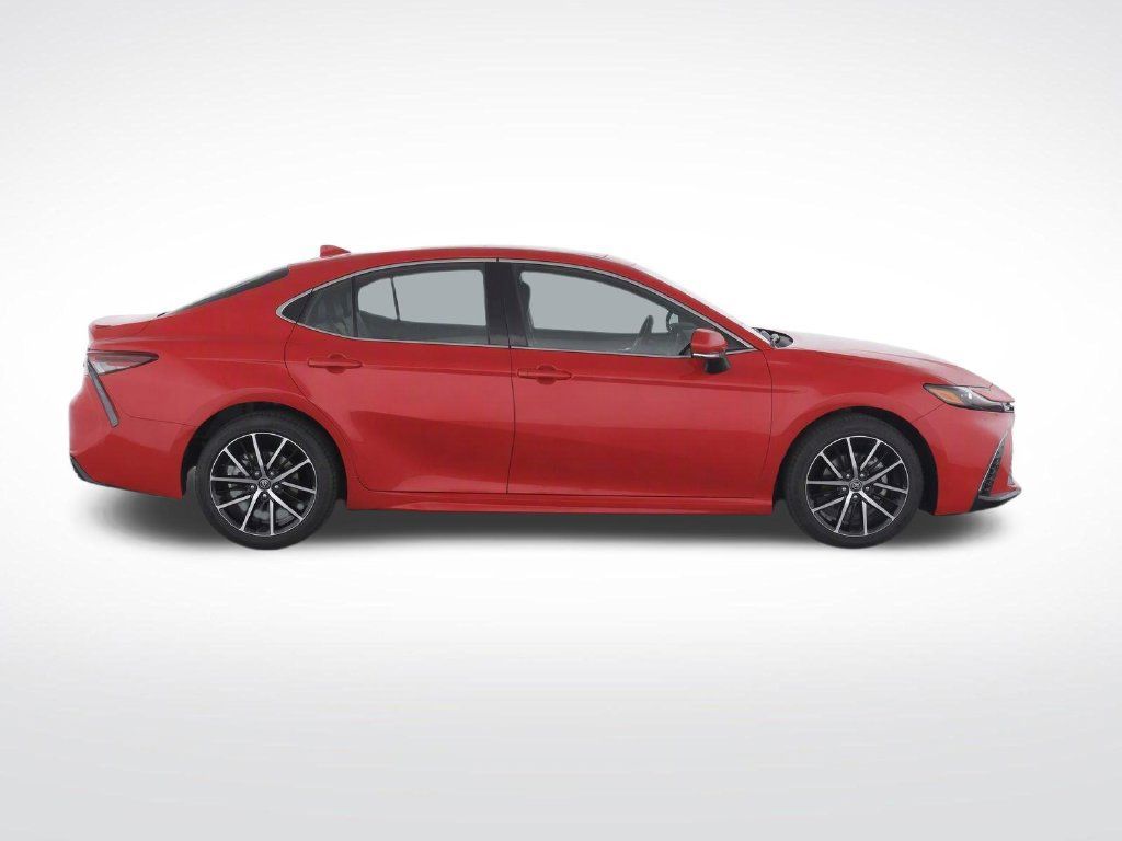 Used 2023 Toyota Camry SE FWD image 8