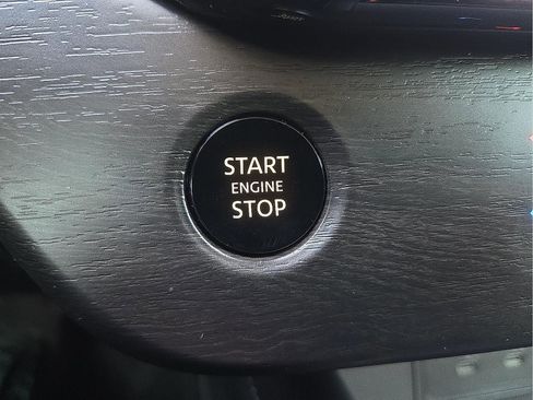 Used 2025 Nissan Murano SV image 19