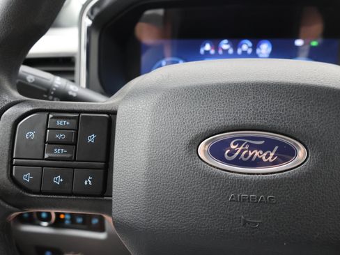 Used 2025 Ford F350 XLT w/ Black Appearance Package AWD/4WD image 15