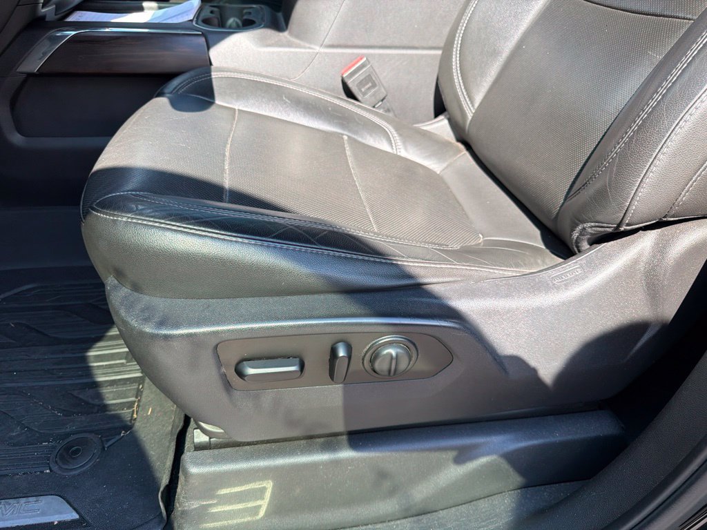 Used 2019 GMC Sierra 1500 SLT w/ SLT Premium Plus Package AWD/4WD image 18