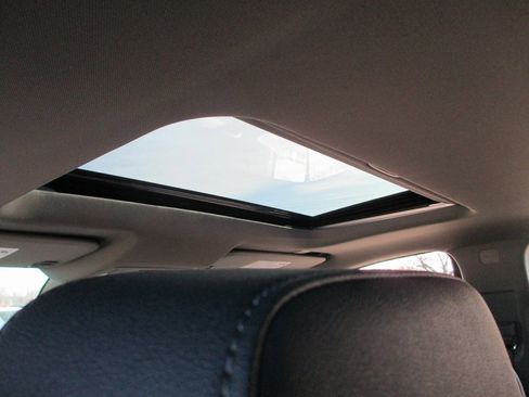 New 2026 GMC Sierra 1500 SLT w/ SLT Convenience Package image 16