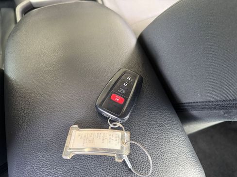 Used 2025 Toyota RAV4 XLE image 21