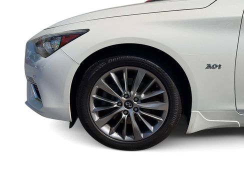 Used 2019 INFINITI Q50 Luxe w/ Essential Package (3.0T Luxe) AWD/4WD image 8