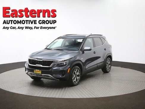 Used 2023 Kia Seltos EX image 56