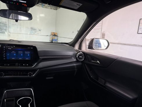 Used 2025 Chevrolet Equinox LT image 34