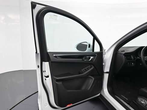 Used 2026 Porsche Macan S AWD/4WD image 16