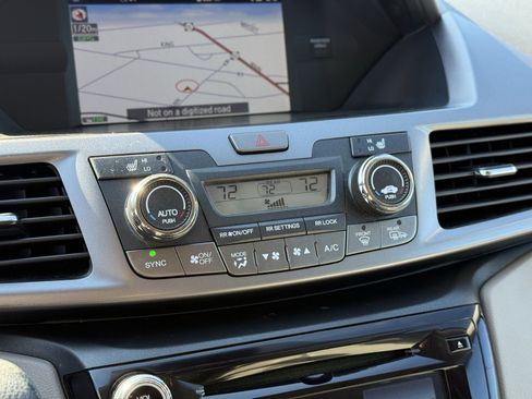 Used 2014 Honda Odyssey EX-L image 16
