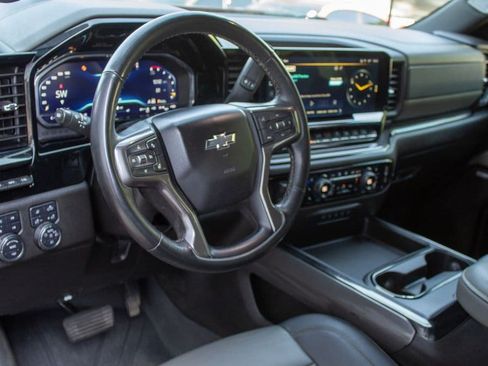 Used 2024 Chevrolet Silverado 2500 ZR2 w/ Technology Package AWD/4WD image 11