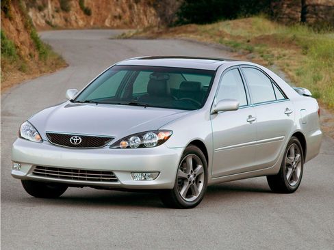 Used 2006 Toyota Camry LE FWD image 1
