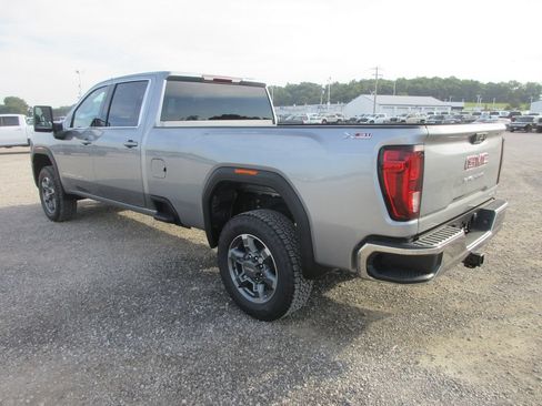 New 2026 GMC Sierra 3500 SLE w/ SLE Value Package AWD/4WD image 9