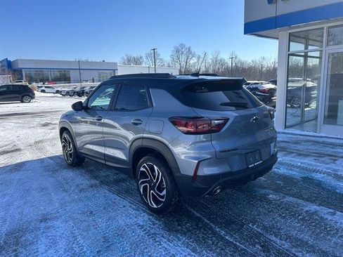 Used 2025 Chevrolet TrailBlazer RS w/ Driver Confidence Package image 3