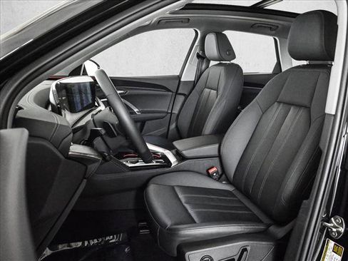 Certified 2025 Audi Q5 Premium Plus w/ Premium Plus image 17