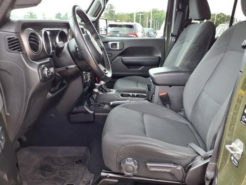 Used 2022 Jeep Gladiator Sport AWD/4WD image 17