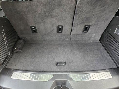 Used 2024 Chevrolet Tahoe Z71 w/ Luxury Package image 35