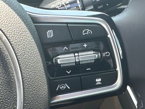 New 2025 Kia Carnival SX FWD image 24