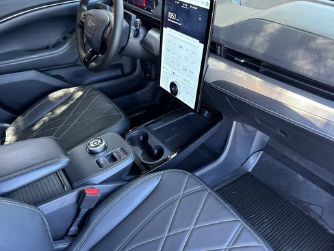 Certified 2023 Ford Mustang Mach-E Select RWD image 9