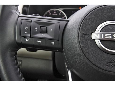 Certified 2025 Nissan Pathfinder SV w/ SV Premium Package FWD image 19
