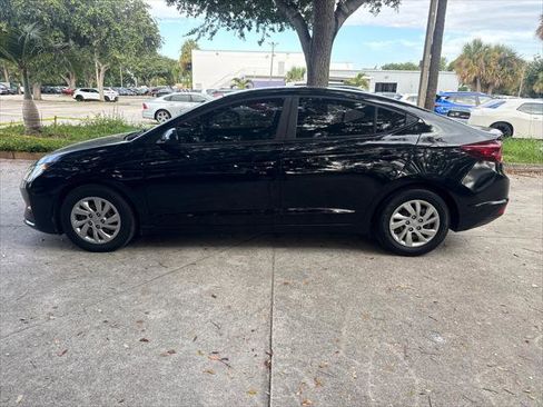 Used 2020 Hyundai Elantra SE FWD image 9