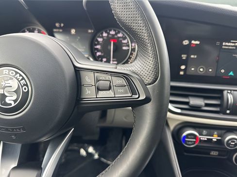 Used 2020 Alfa Romeo Giulia Base w/ Nero Edizione image 16