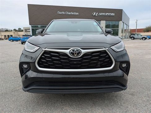 Used 2023 Toyota Highlander LE image 9