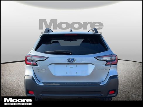 Used 2025 Subaru Outback Premium image 4