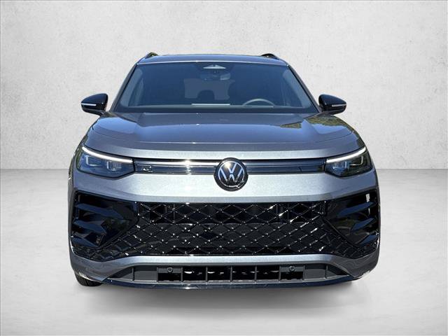 New 2026 Volkswagen Tiguan SE R-Line FWD image 2
