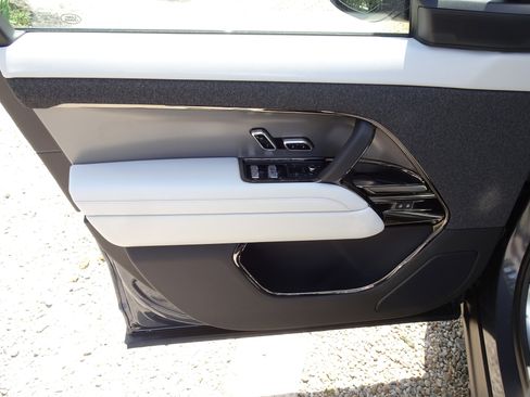 New 2026 Land Rover Range Rover Sport SE AWD/4WD image 18