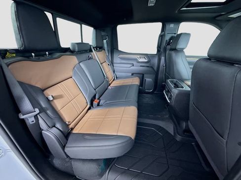 New 2026 Chevrolet Silverado 1500 High Country w/ High Country Premium Package AWD/4WD image 28