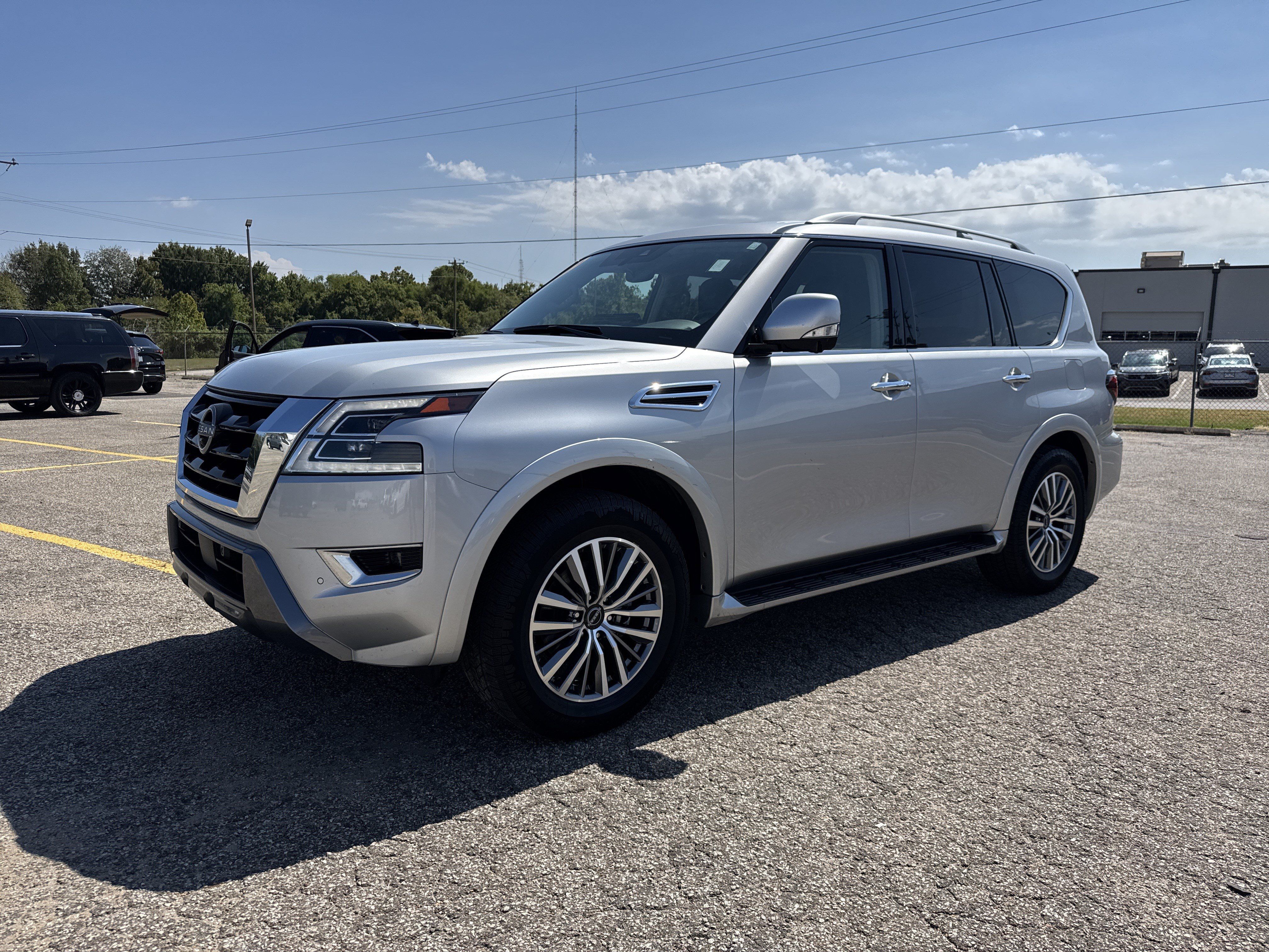 Used 2024 Nissan Armada SV RWD image 1