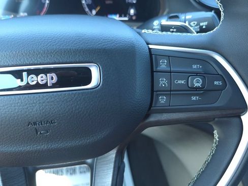New 2026 Jeep Grand Cherokee L Limited AWD/4WD image 30