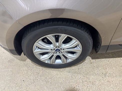Used 2019 Ford Edge Titanium w/ Cold Weather Package image 13