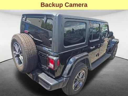 Used 2023 Jeep Wrangler Unlimited Sahara AWD/4WD image 5