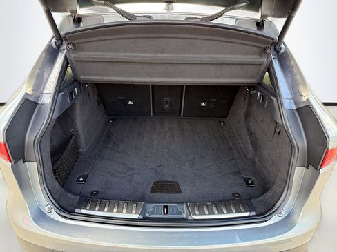 Used 2020 Jaguar F-PACE Prestige image 12