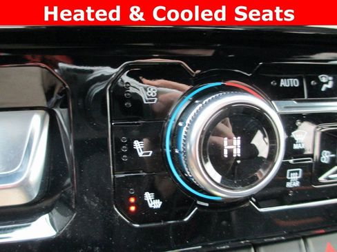 Used 2024 GMC Sierra 1500 AT4 w/ Technology Package image 17