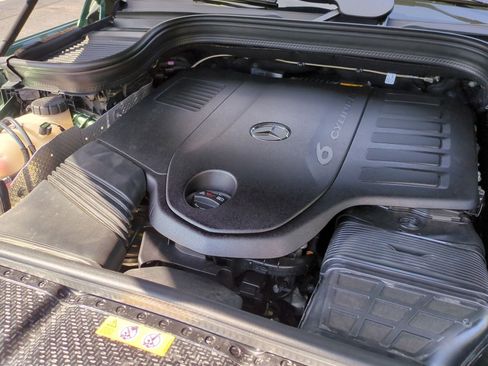 Used 2025 Mercedes-Benz GLS 450 4MATIC image 36