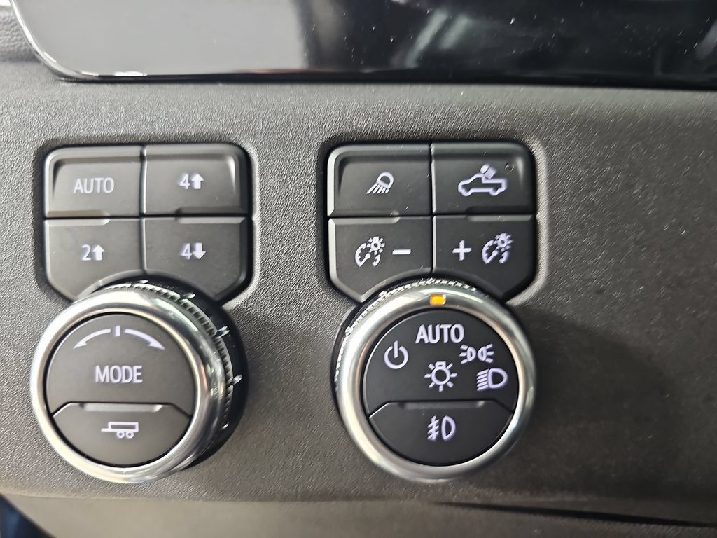 Certified 2024 GMC Sierra 1500 SLT w/ SLT Premium Package AWD/4WD image 31