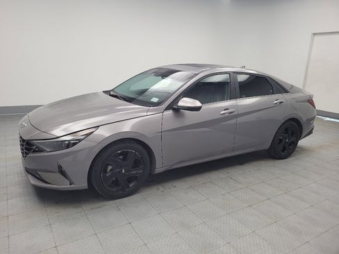 Used 2023 Hyundai Elantra Limited w/ Preferred Accessory Package image 2