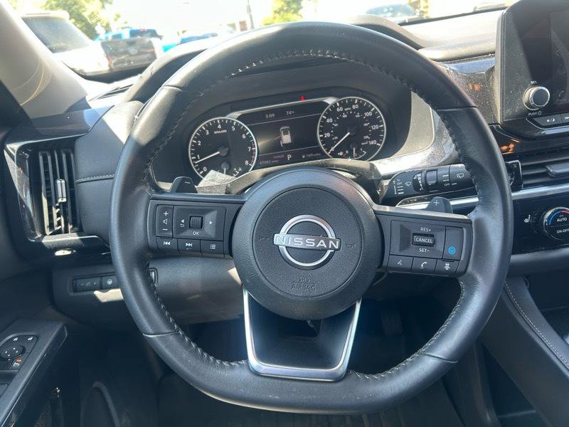 Used 2024 Nissan Pathfinder SV w/ Lighting Package (N92) FWD image 10