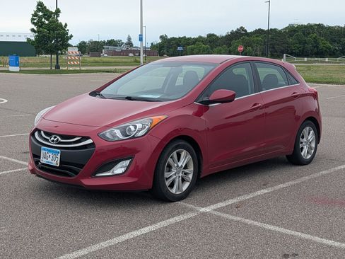 Used 2014 Hyundai Elantra GT FWD image 2