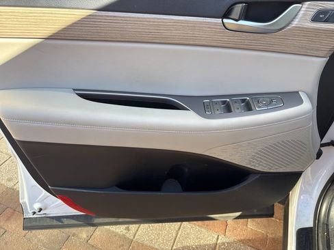 Used 2021 Hyundai Palisade SEL w/ Premium Package image 12