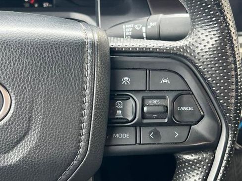 Certified 2025 Toyota Tacoma SR5 image 25