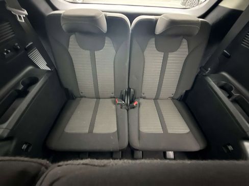 Used 2023 Kia Sorento LX image 14