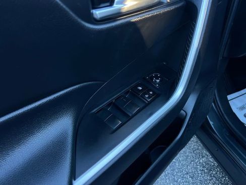 Used 2020 Toyota RAV4 XLE image 11