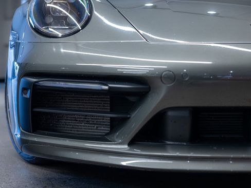 Certified 2020 Porsche 911 Carrera S w/ Premium Package RWD image 17