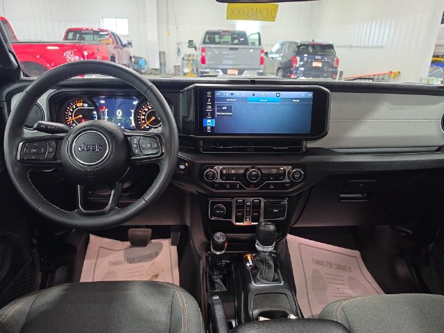 Used 2025 Jeep Wrangler Unlimited Sport AWD/4WD image 9