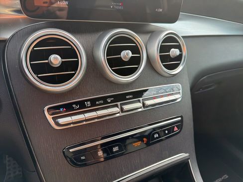 Used 2022 Mercedes-Benz GLC 300 4MATIC image 32
