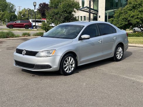 Used 2012 Volkswagen Jetta SE image 1