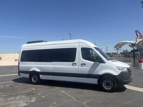 Used 2025 Mercedes-Benz Sprinter 2500 image 24