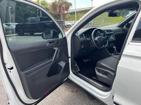 Used 2020 Volkswagen Tiguan SE R-Line w/ 3rd Row Seat Package AWD/4WD image 4
